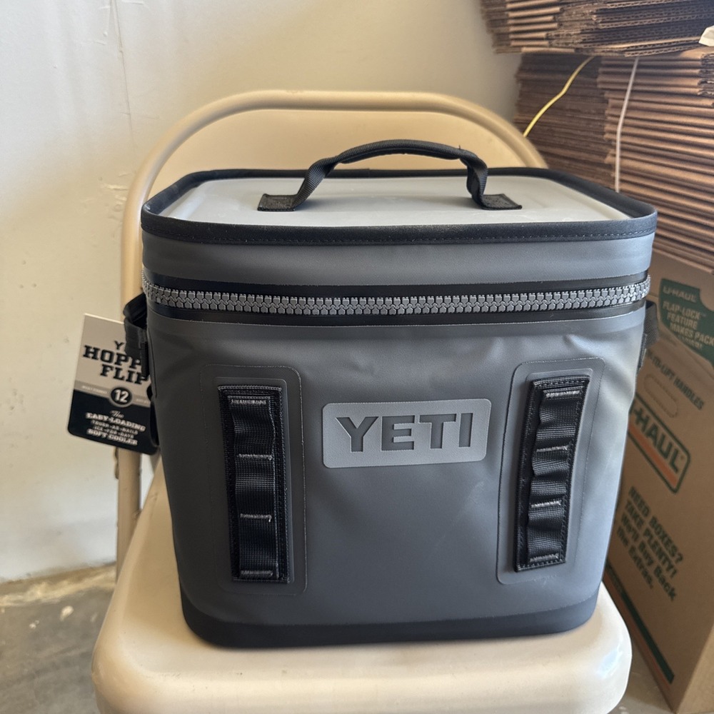 Yeti Cooler Hopper Flip 12 Charcoal